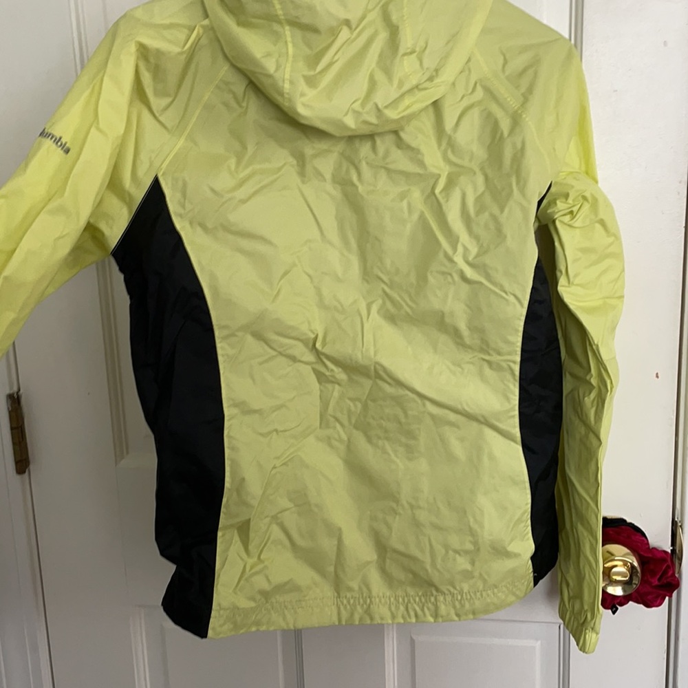Columbia Neon green raincoat